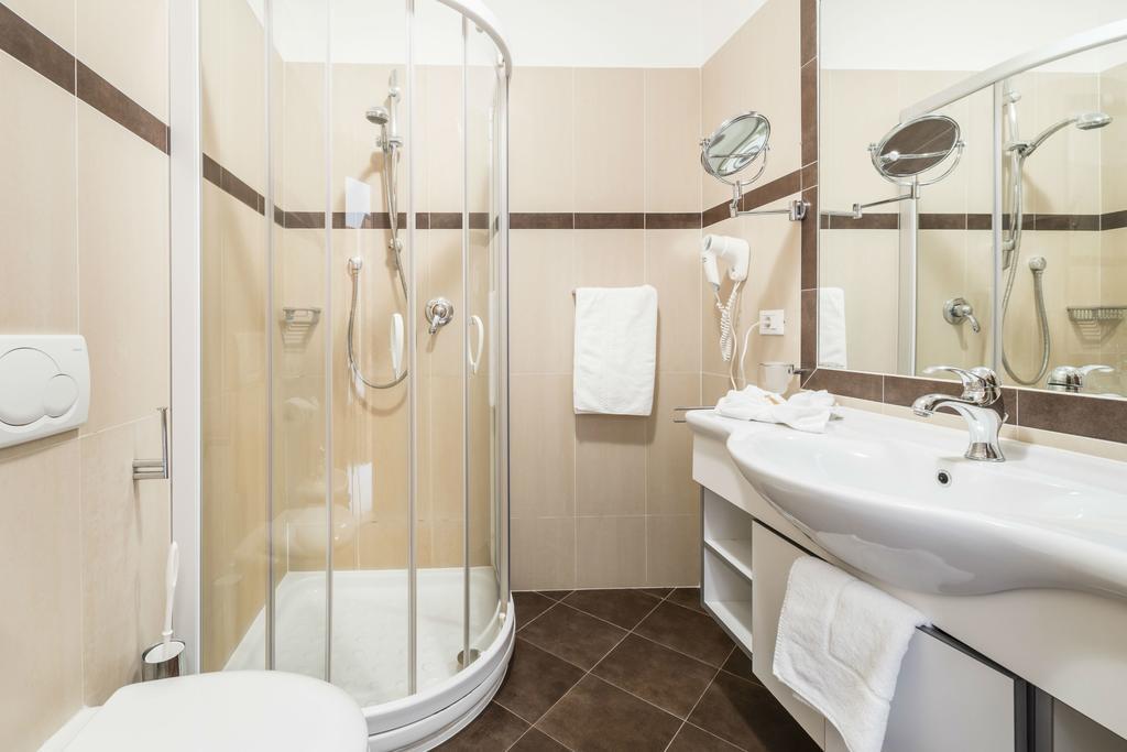 Residenze Mathilda Hotel ซีลันโดร ภายนอก รูปภาพ