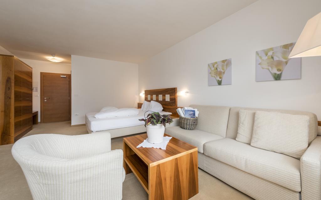 Residenze Mathilda Hotel ซีลันโดร ภายนอก รูปภาพ